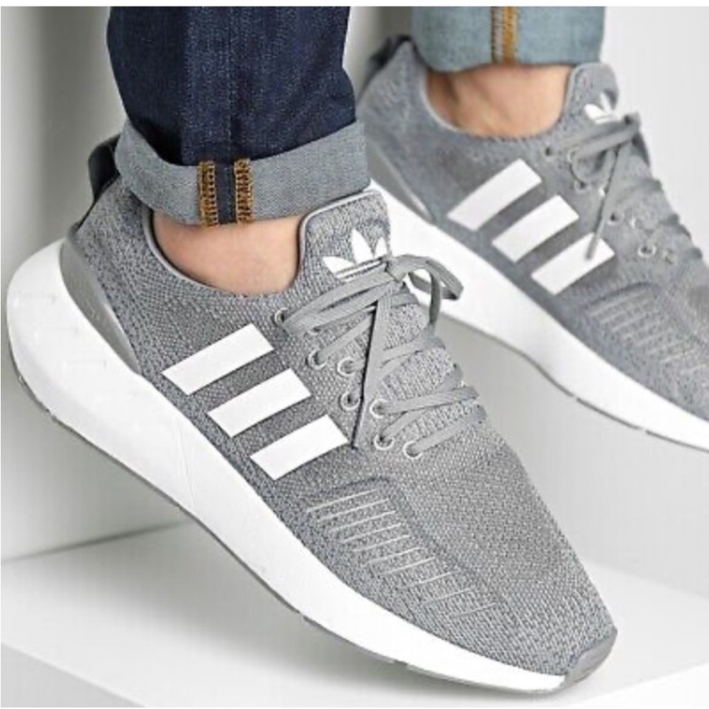 🆕 Adidas Men’s Swift Run 22 Athletic Running Shoes - Picture 2 of 12